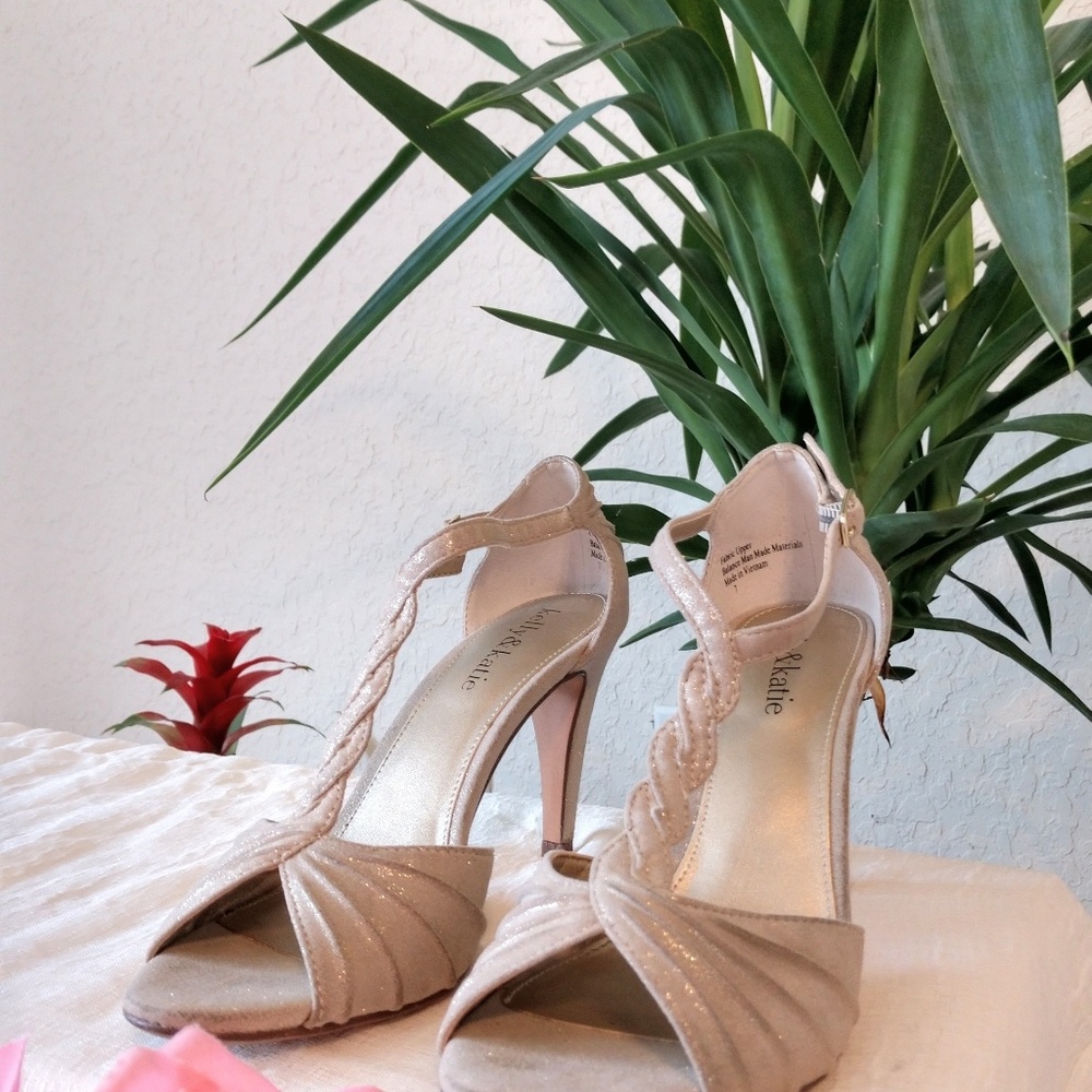 Sandals - Picture 4 of 4